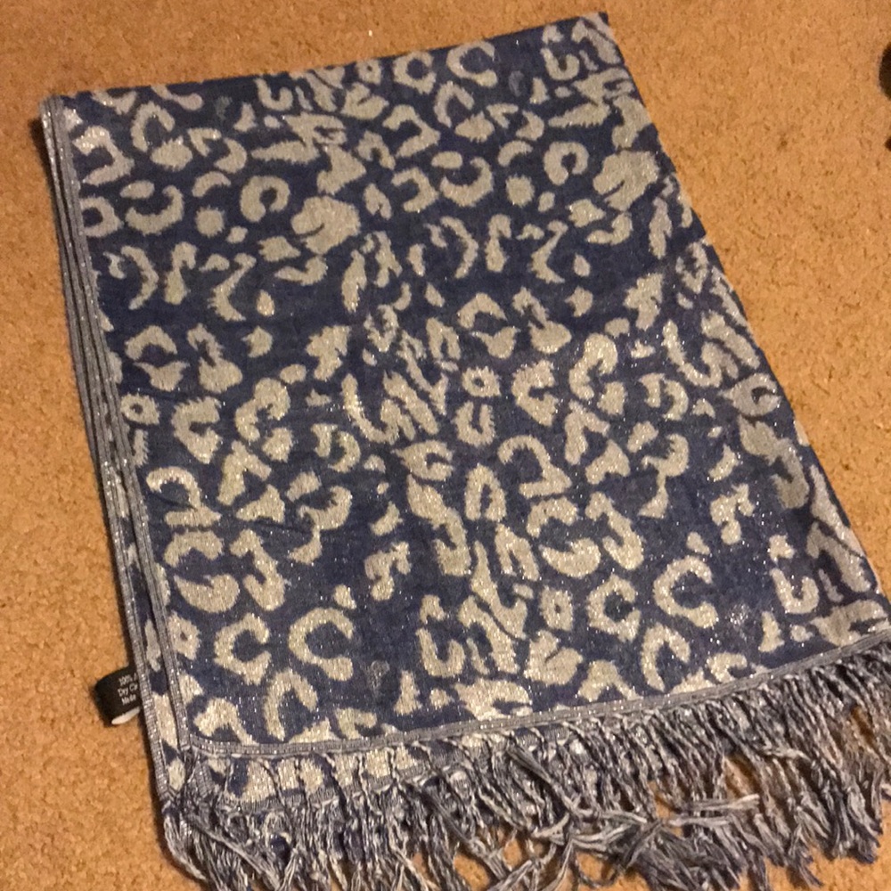 Scarf - Picture 1 of 1